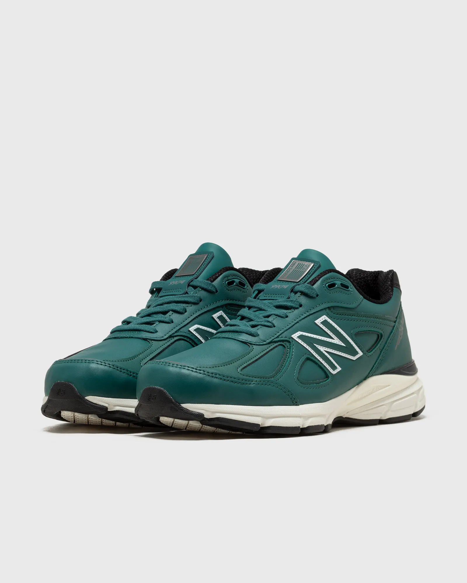 New Balance 990