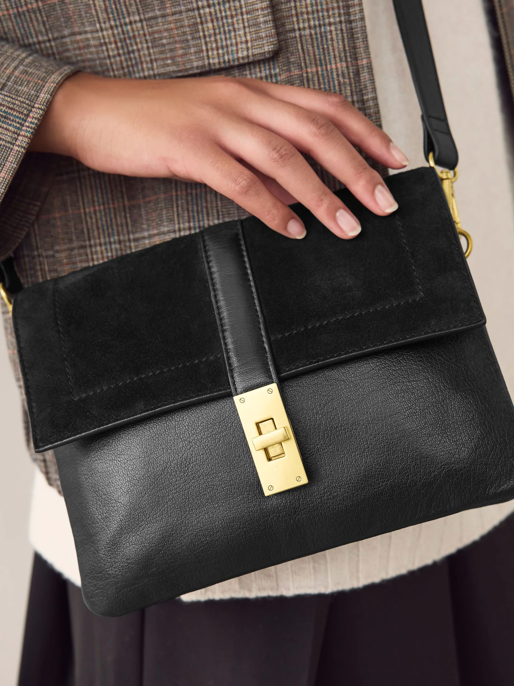 Zwart - Crossbodytas met imitatie krokodillenleer