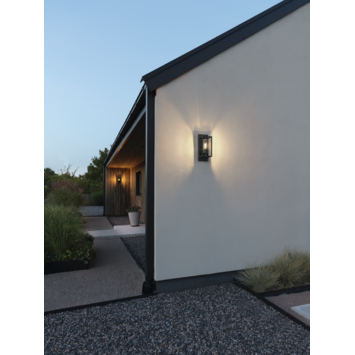 Konstsmide wandlamp Trani matzwart met schemersensor