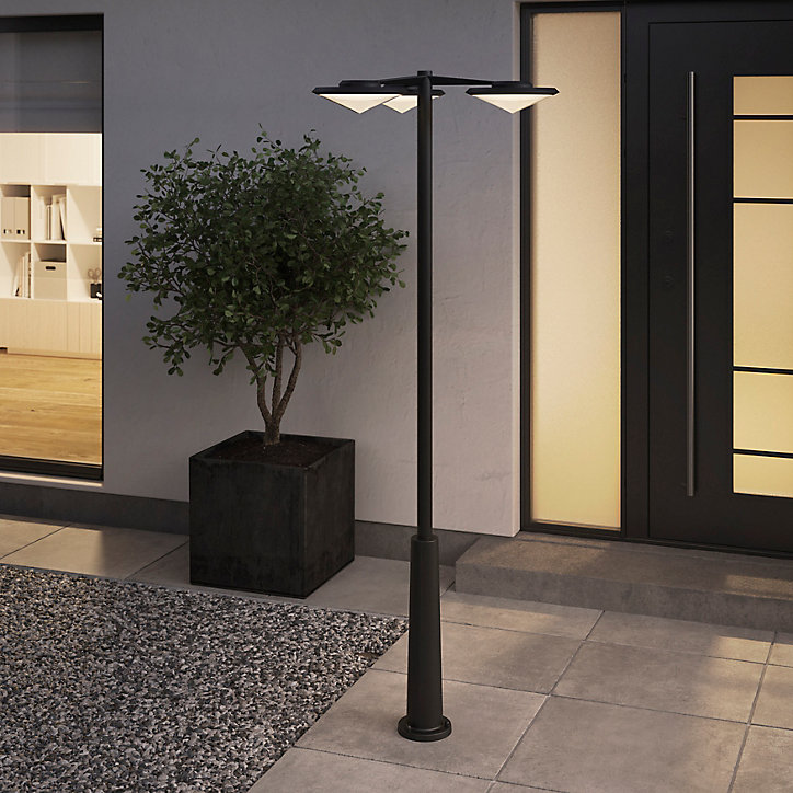 Lampadaire Ortano LED intégrée 3x1100lm 3x20W IP44 GoodHome noir
