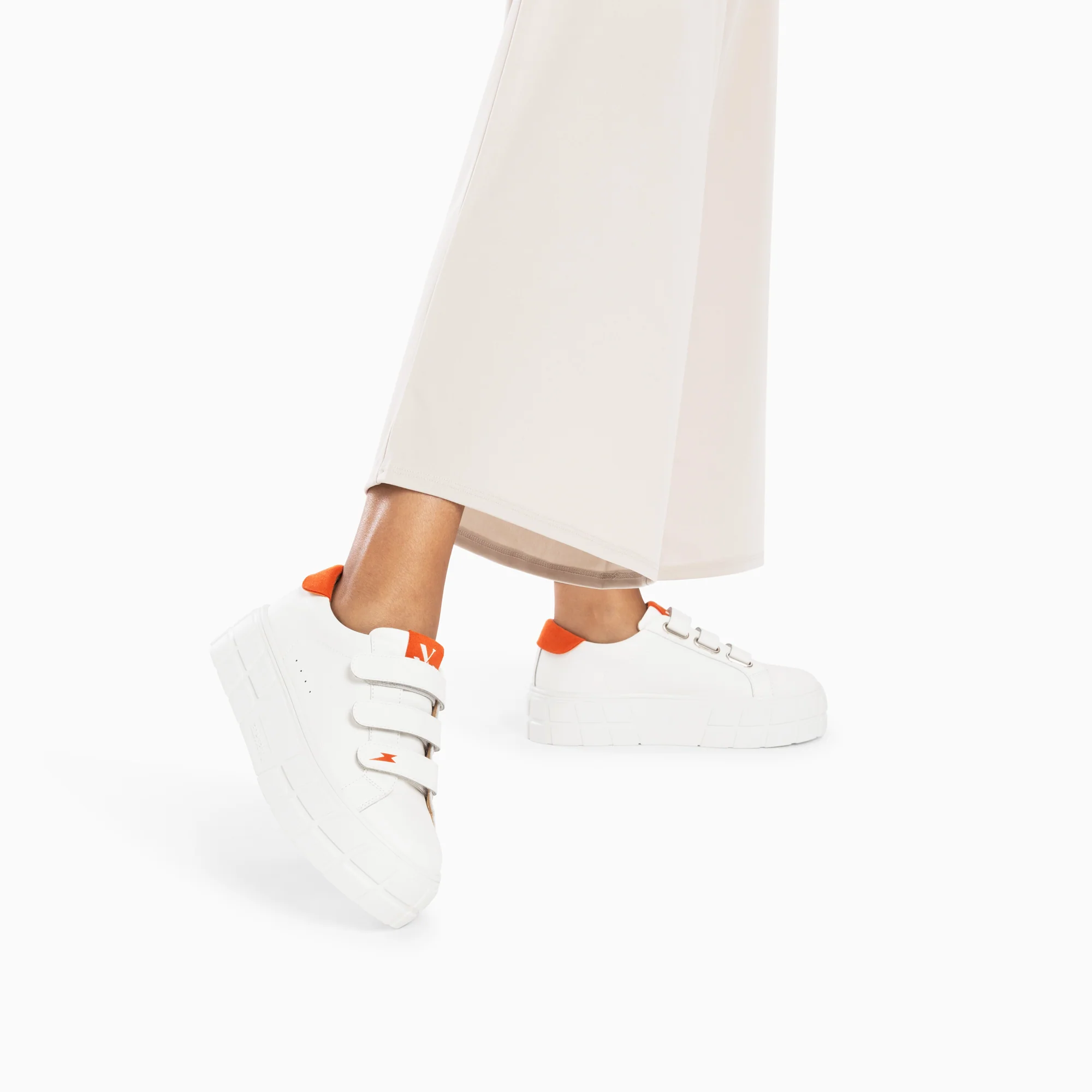 Sneakers-Baskets Coraline blanc et orange à plateforme