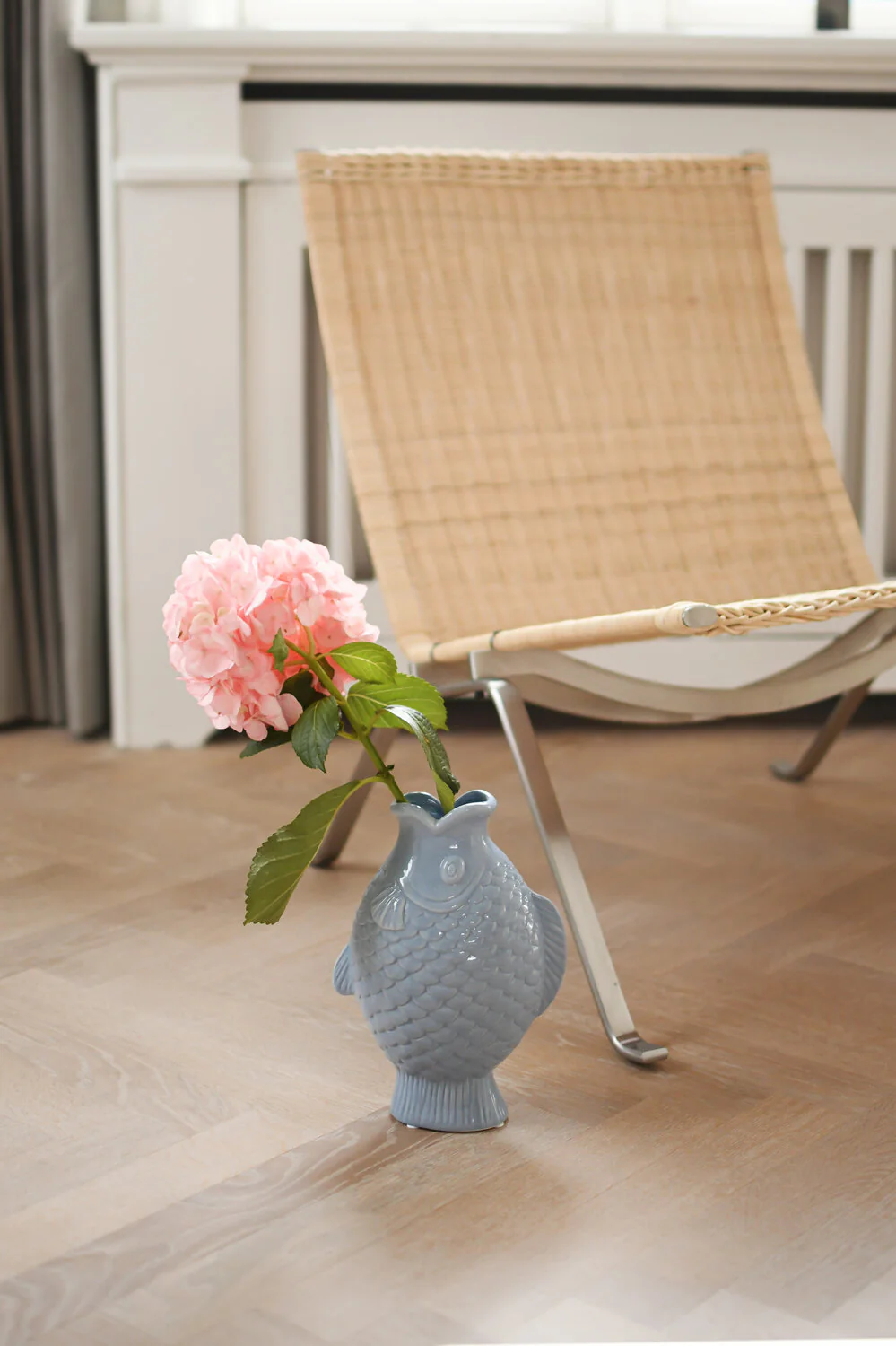 Bahne Interior  Fiske vase, lyseblå - H24,5 cm