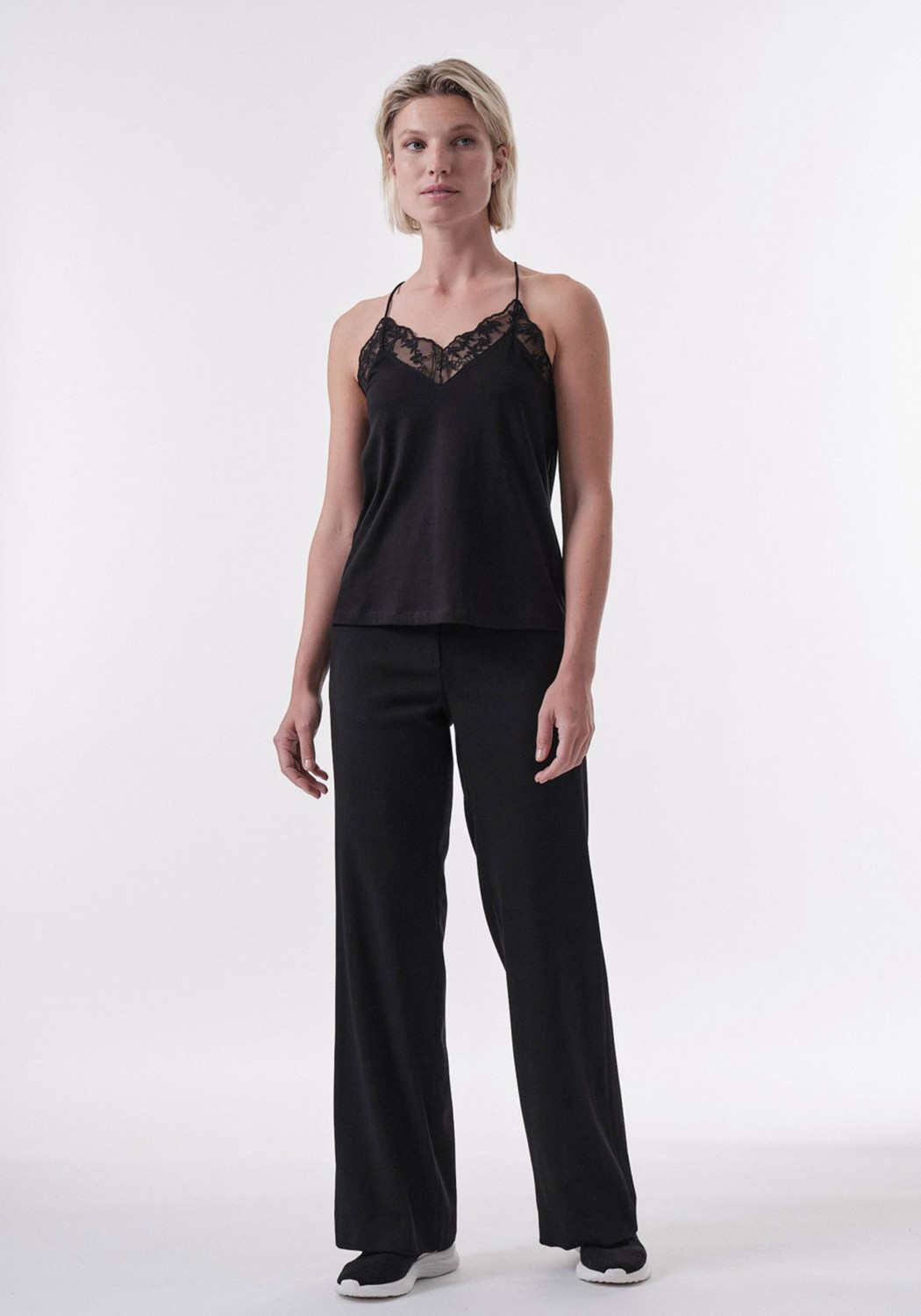 Lanius Top mit Spitze Black