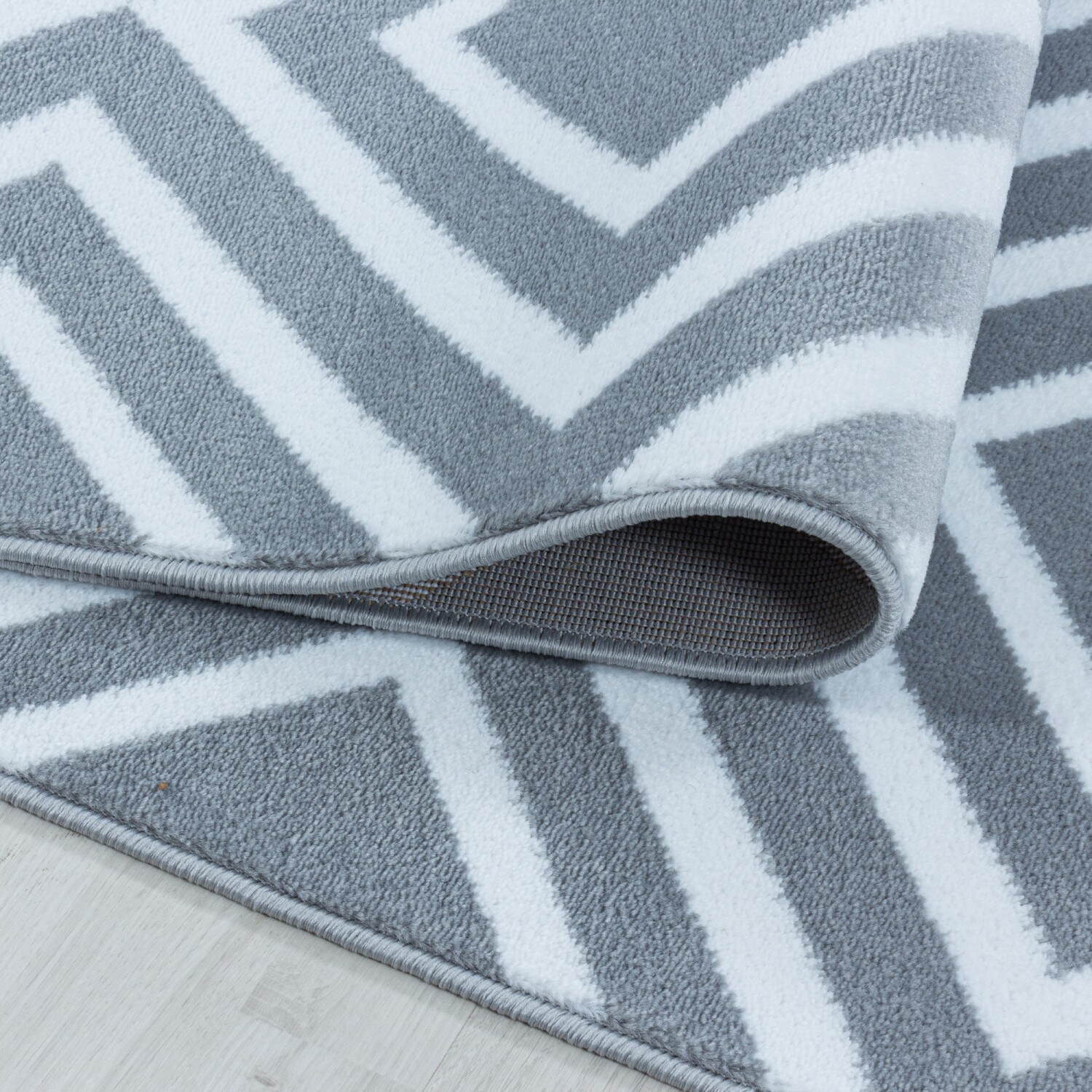 Moderner Kurzflor-Teppich im Rauten-Design Pflegeleicht ideal für das Wohnzimmer