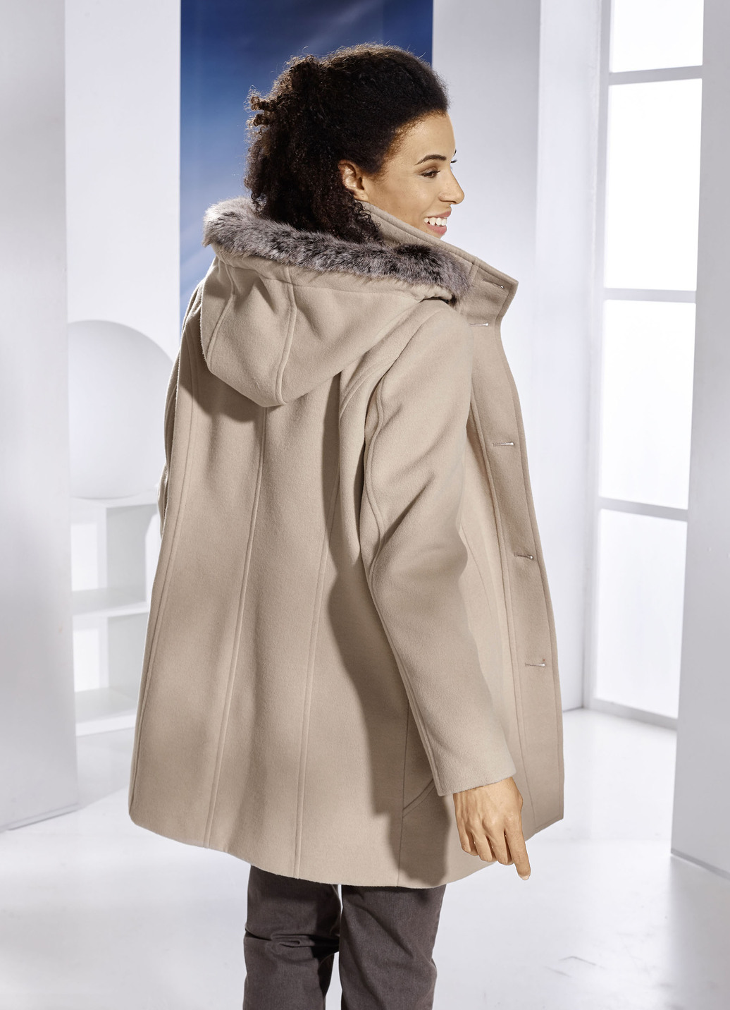 Jacke mit abnehmbarem Kubstpelz-Besatz