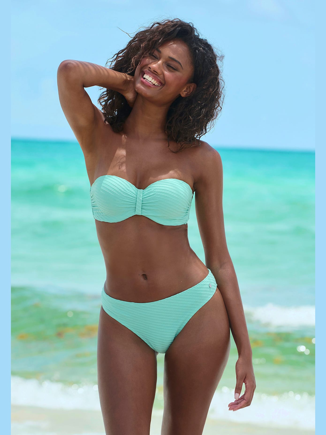 Maillot de bain bandeau à armatures matière structurée tendance