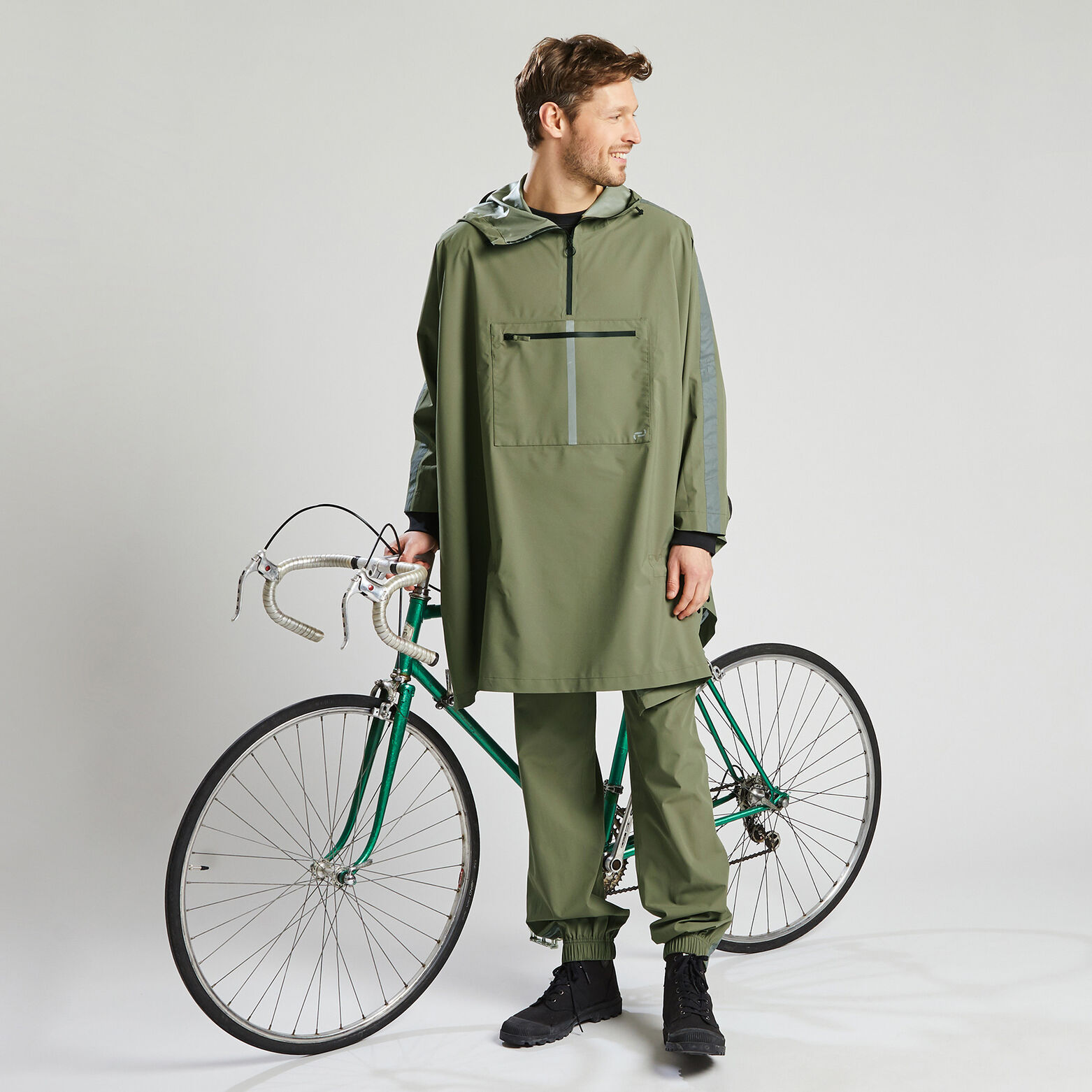 Pantalon taille élastiquée matière imperméable Kaki Clair