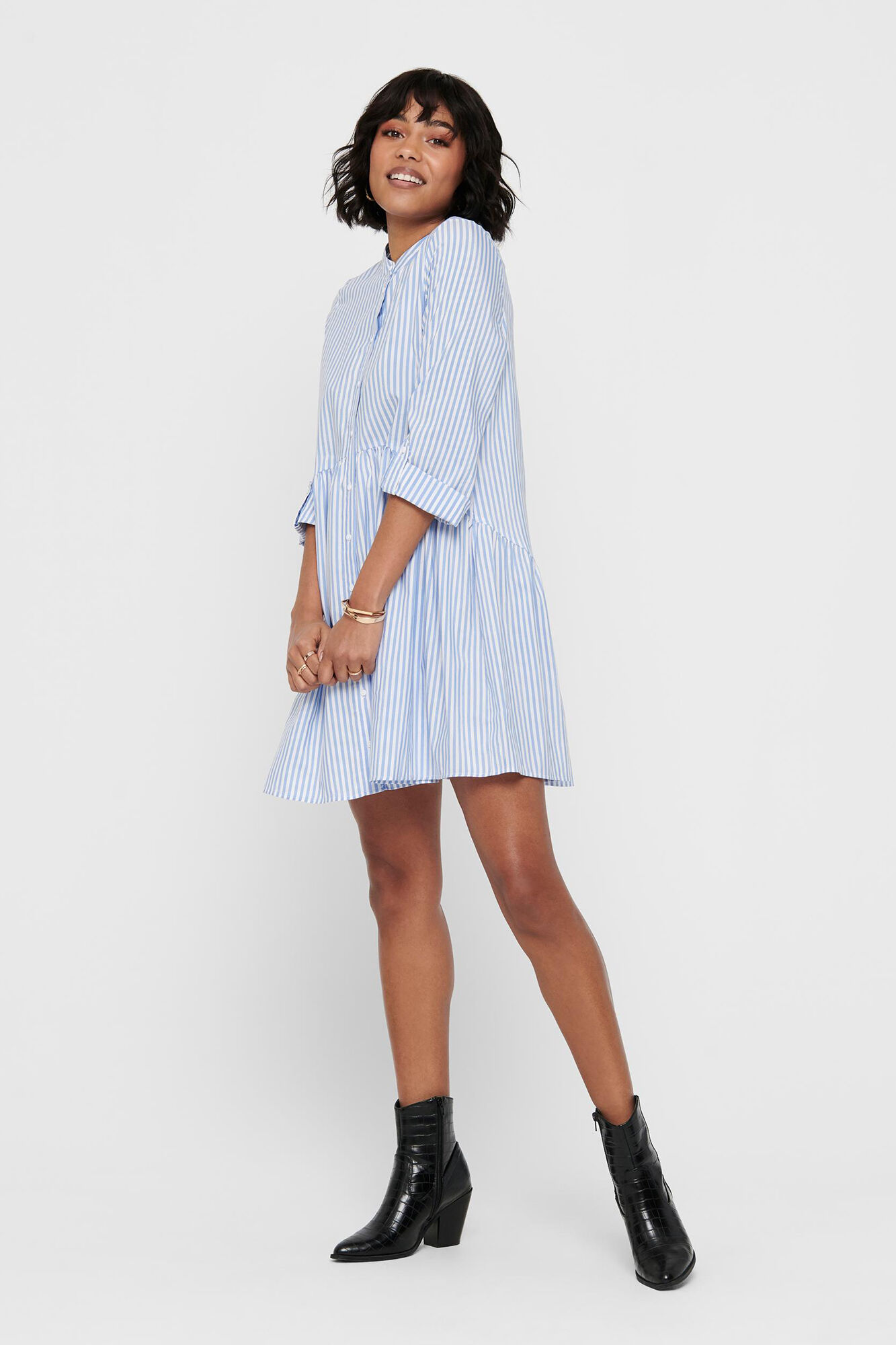 Vestido curto estilo camisa