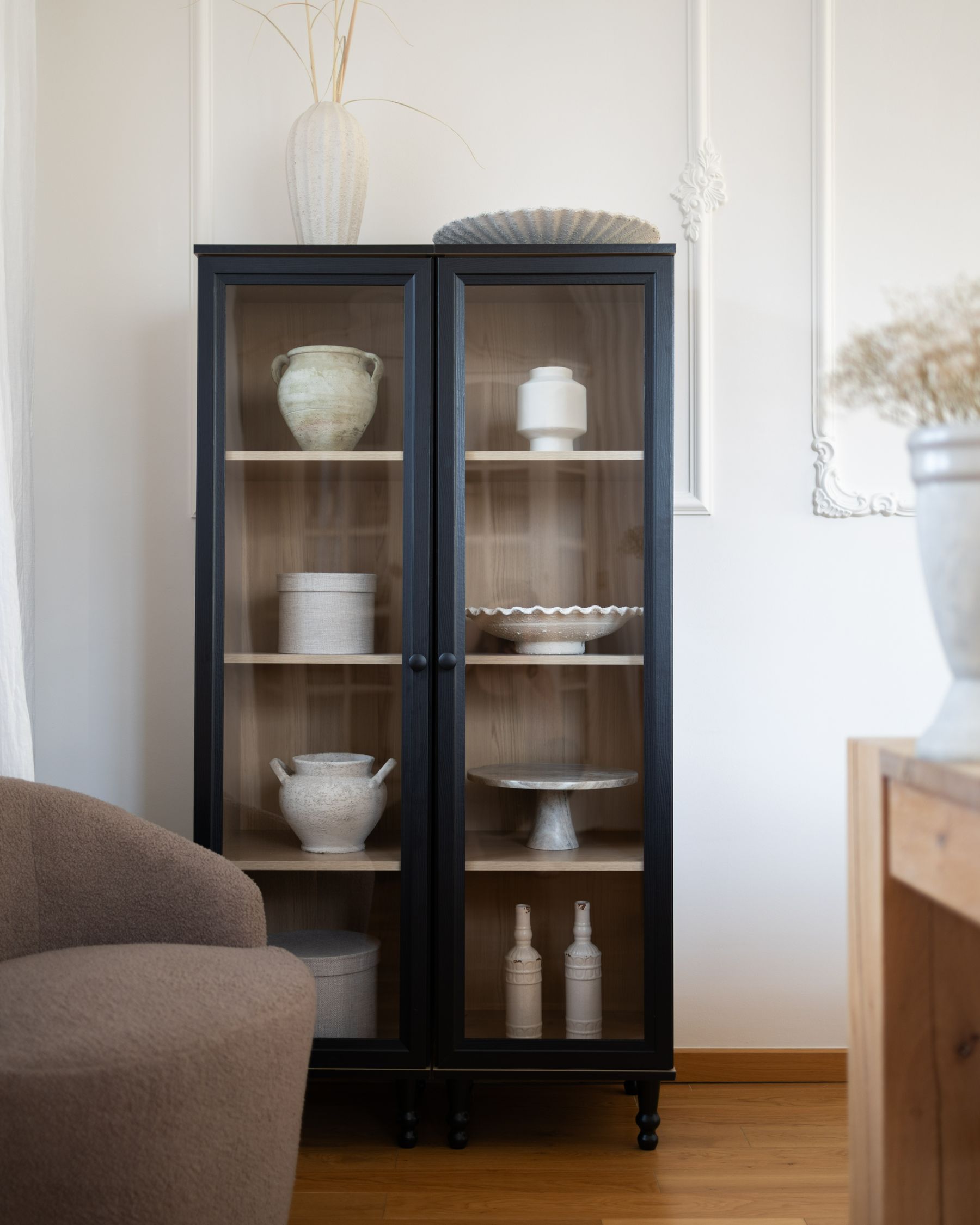 Glazen vitrinekast TINGLEDALE 80 cm Zwart