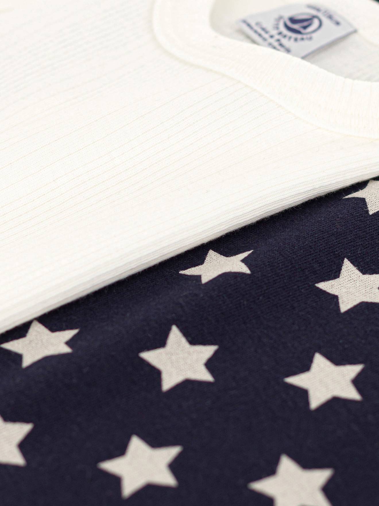 Conjunto de 2 regatas PETIT BATEAU em algodão orgânico, brancas.