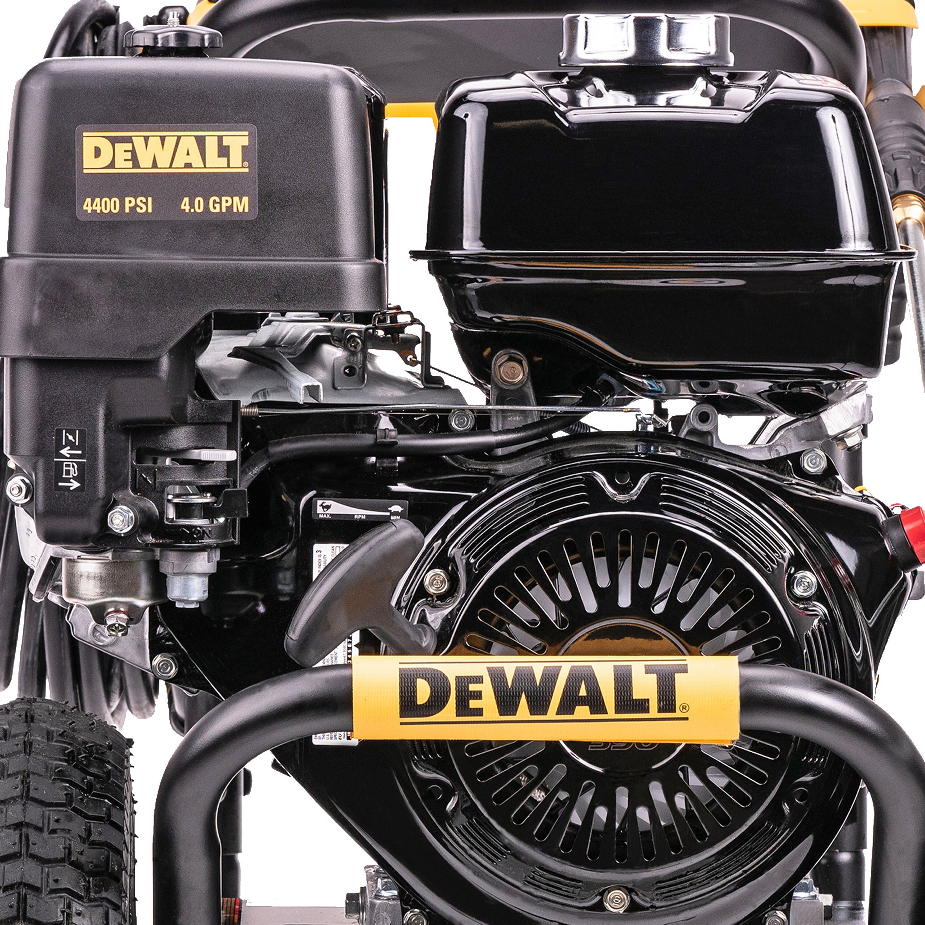 DEWALT DXPW4440 4400 PSI AT 4.0 GPM COLD WATER GAS PRESSURE WASHER POWERED BY HONDA WITH AAA TRIPLEX PUMP