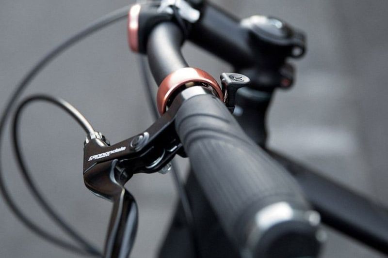 Knog Oi Classic Large fietsbel kleur Zilver