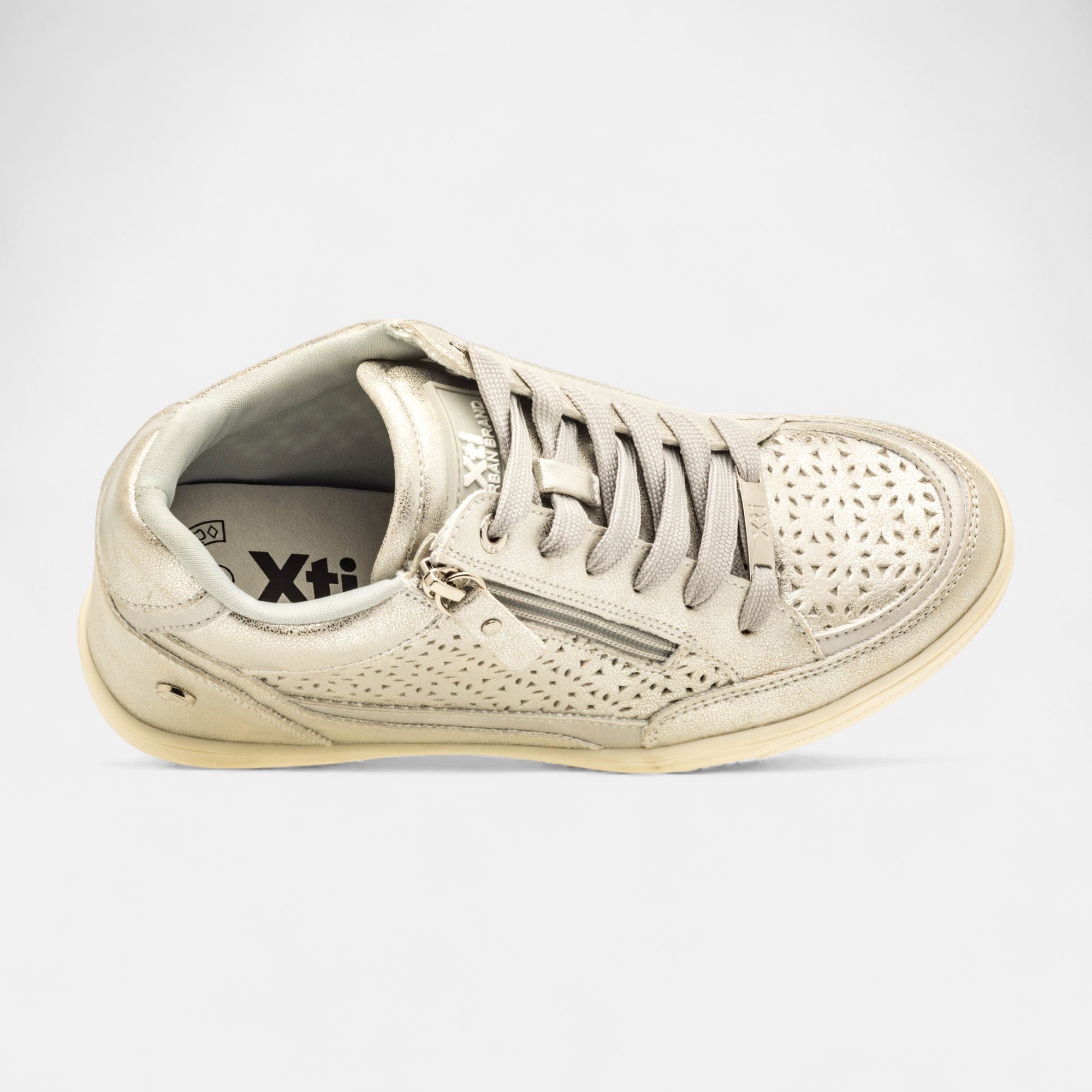 Baskets basses à talon compensé Femme argent