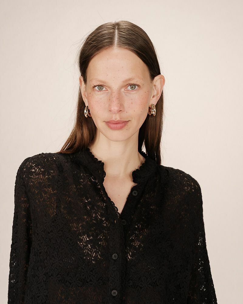 GRACE & MILA<br>Blusa de renda SWING