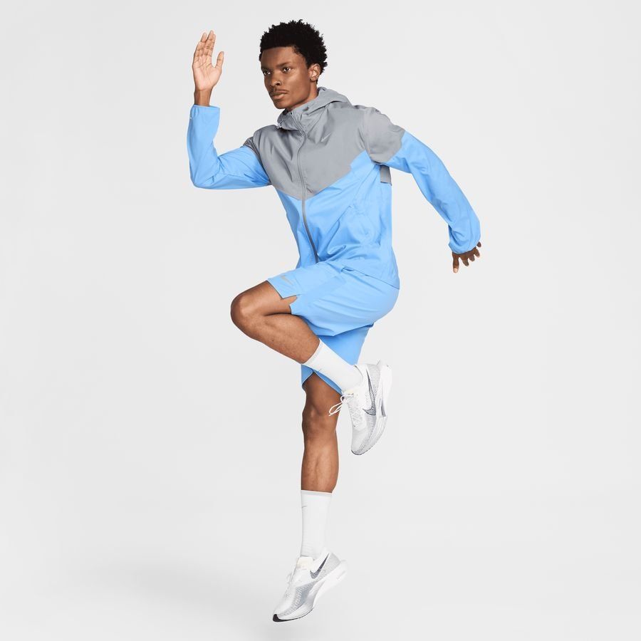 Nike Impossibly Light Windrunner
