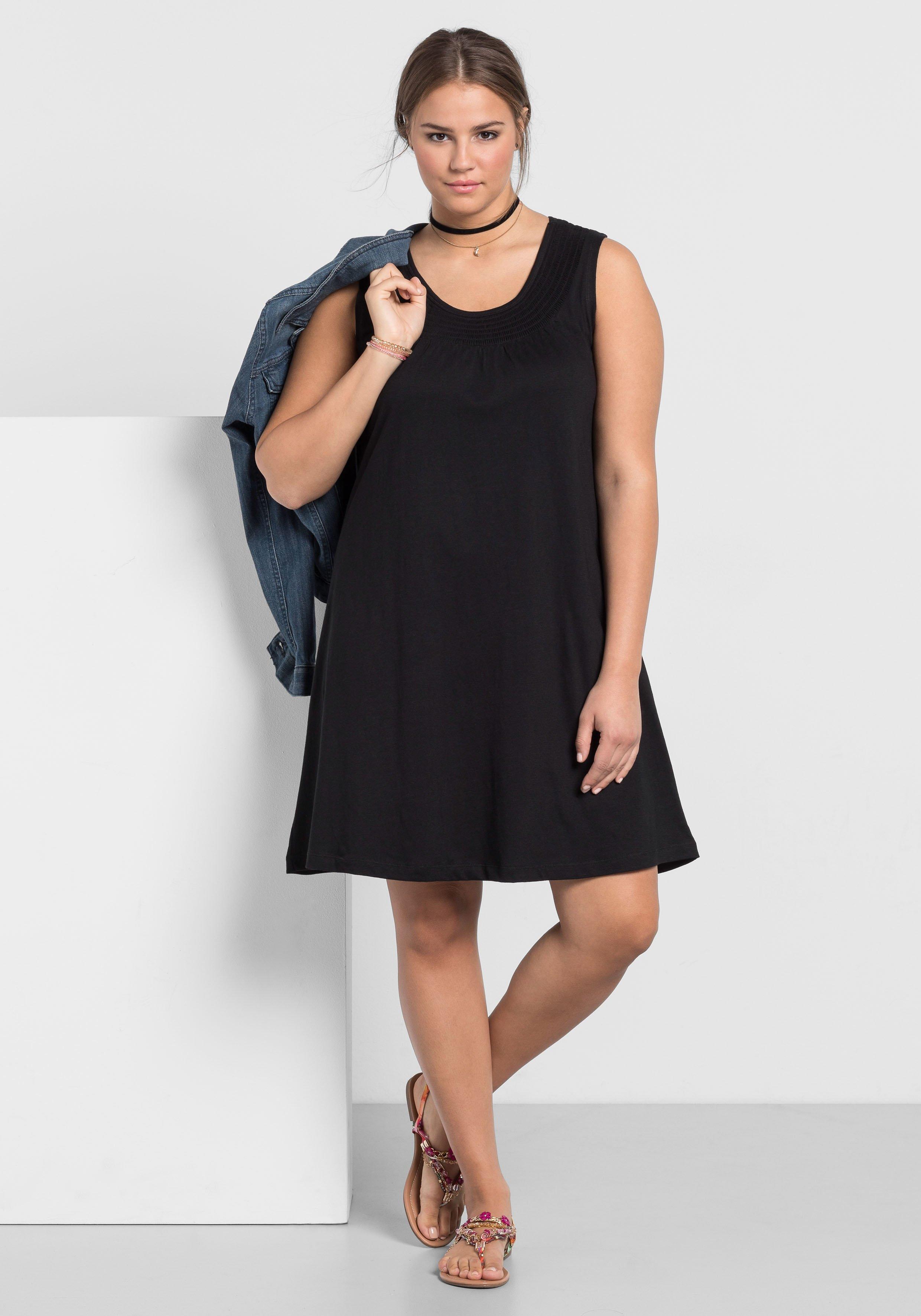 Shirtkleid mit Smok-Einsatz, in A-Linie
