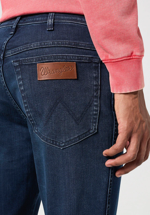 Wrangler 5-Pocket-Jeans »TEXAS SLIM FREE TO STRETCH«, Free to stretch material