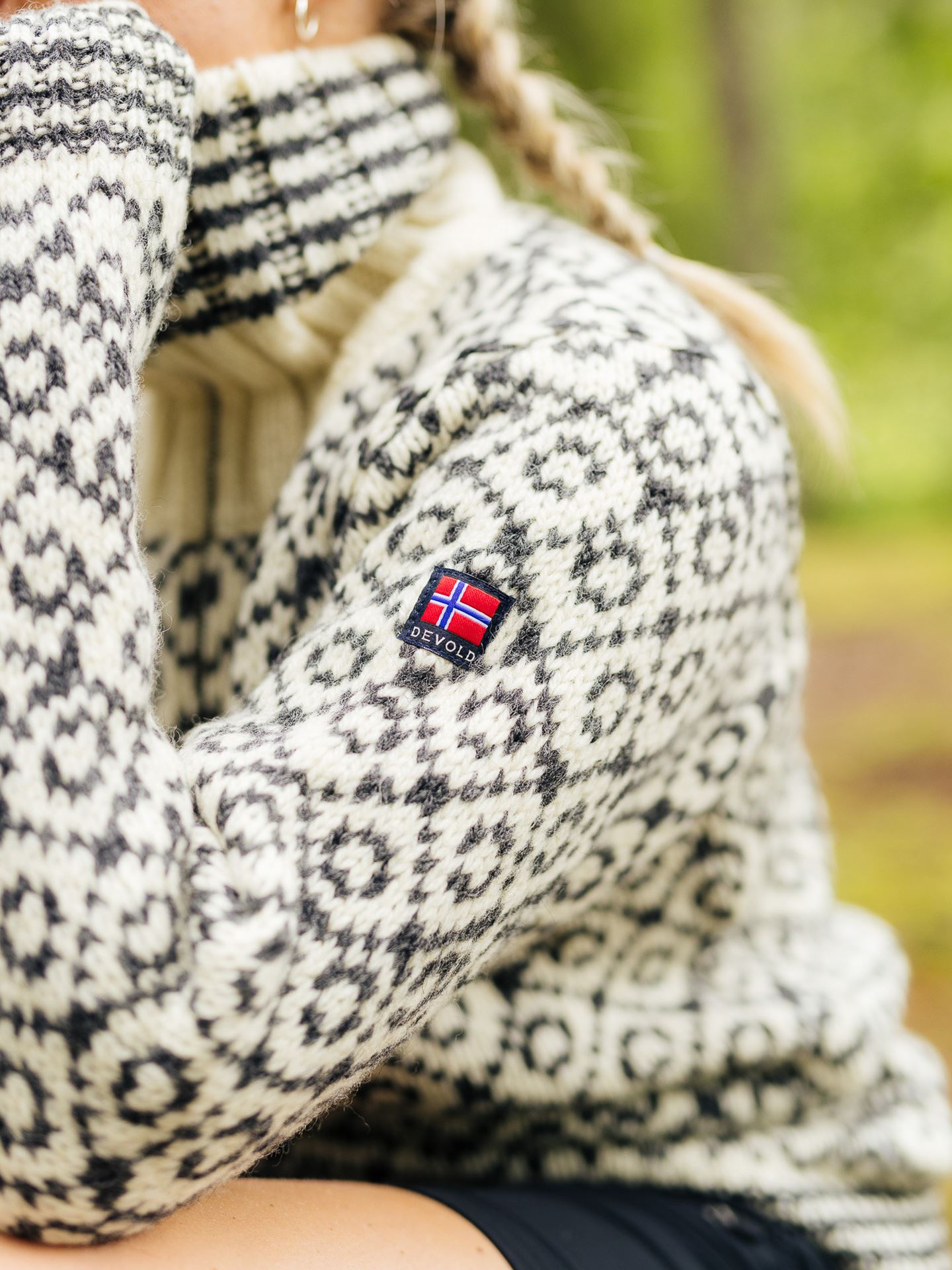 Svalbard Wool Zip Neck