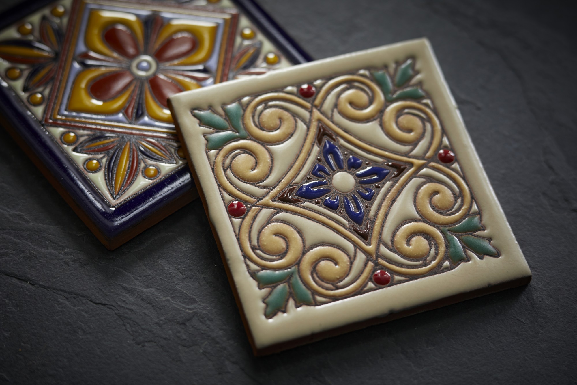 Reliefkachel 'Decorado', multicolor, T 10 cm, B 10 cm, H 0,5 cm von fischer's lagerhaus