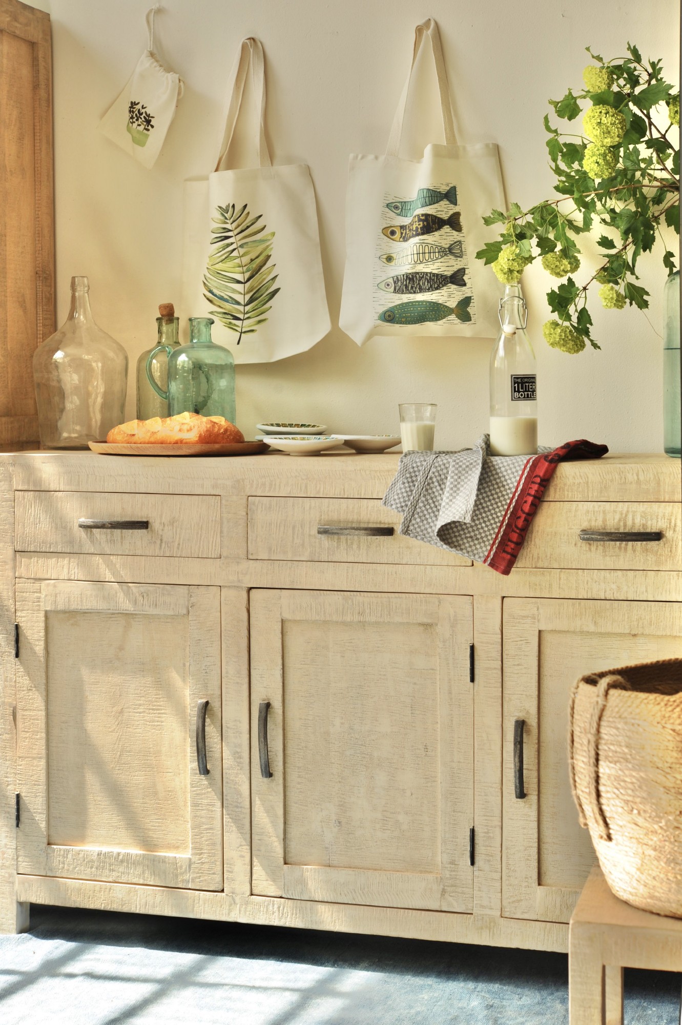 Sideboard 'Wackwolf', braun, L 40 cm, B 145 cm, H 90 cm von fischer's lagerhaus