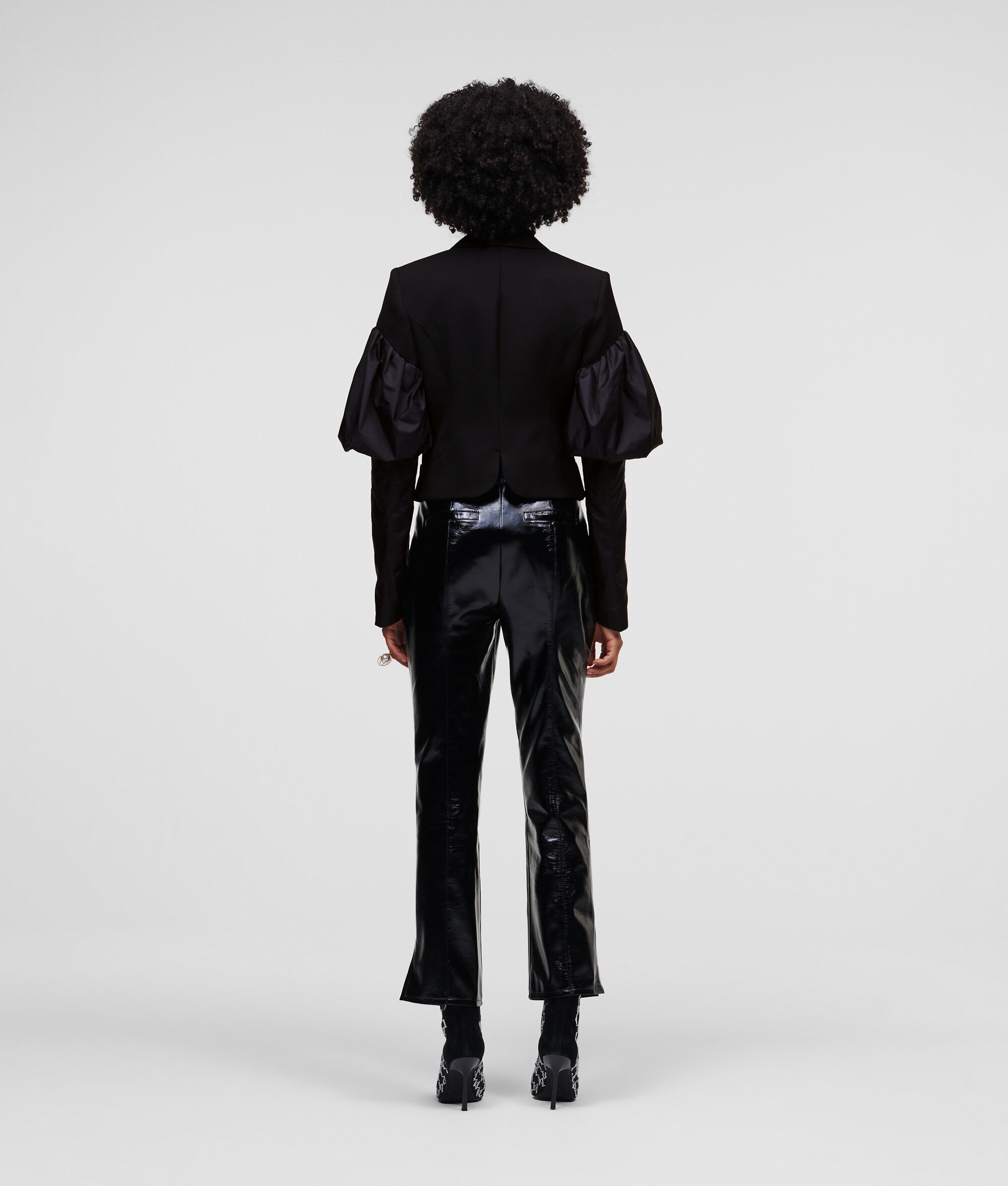 BLAZER À MANCHES BOUFFANTES SÉLECTIONNÉ PAR HUN KIM