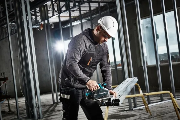 Makita DCS553 - Cirkelsav - ledningfri - 150 mm - intet batteri - 18 V - SOLO