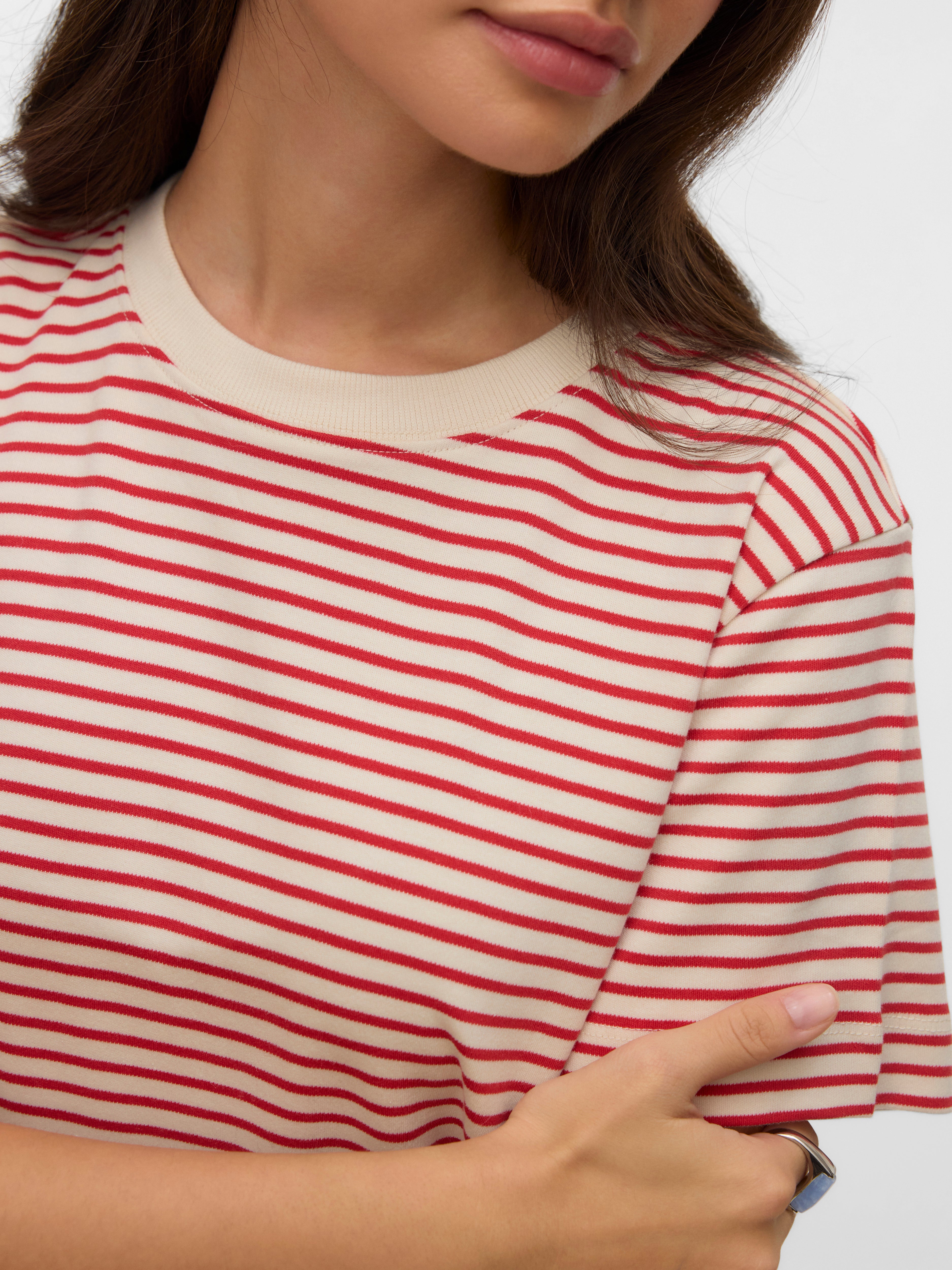 AWJADA T-shirts