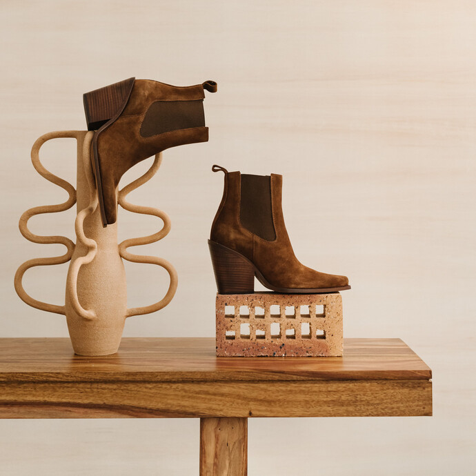 Boots à talons pointus et fronces  en croute cognac