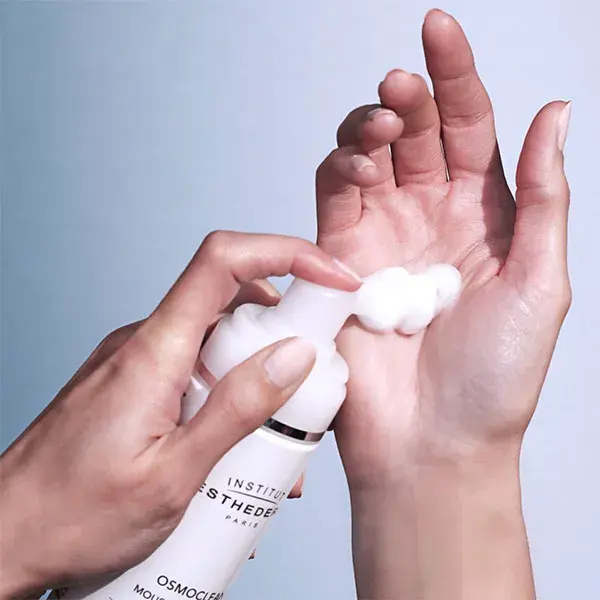 Espuma de Limpeza Purificante Esthederm Osmoclean 150ml