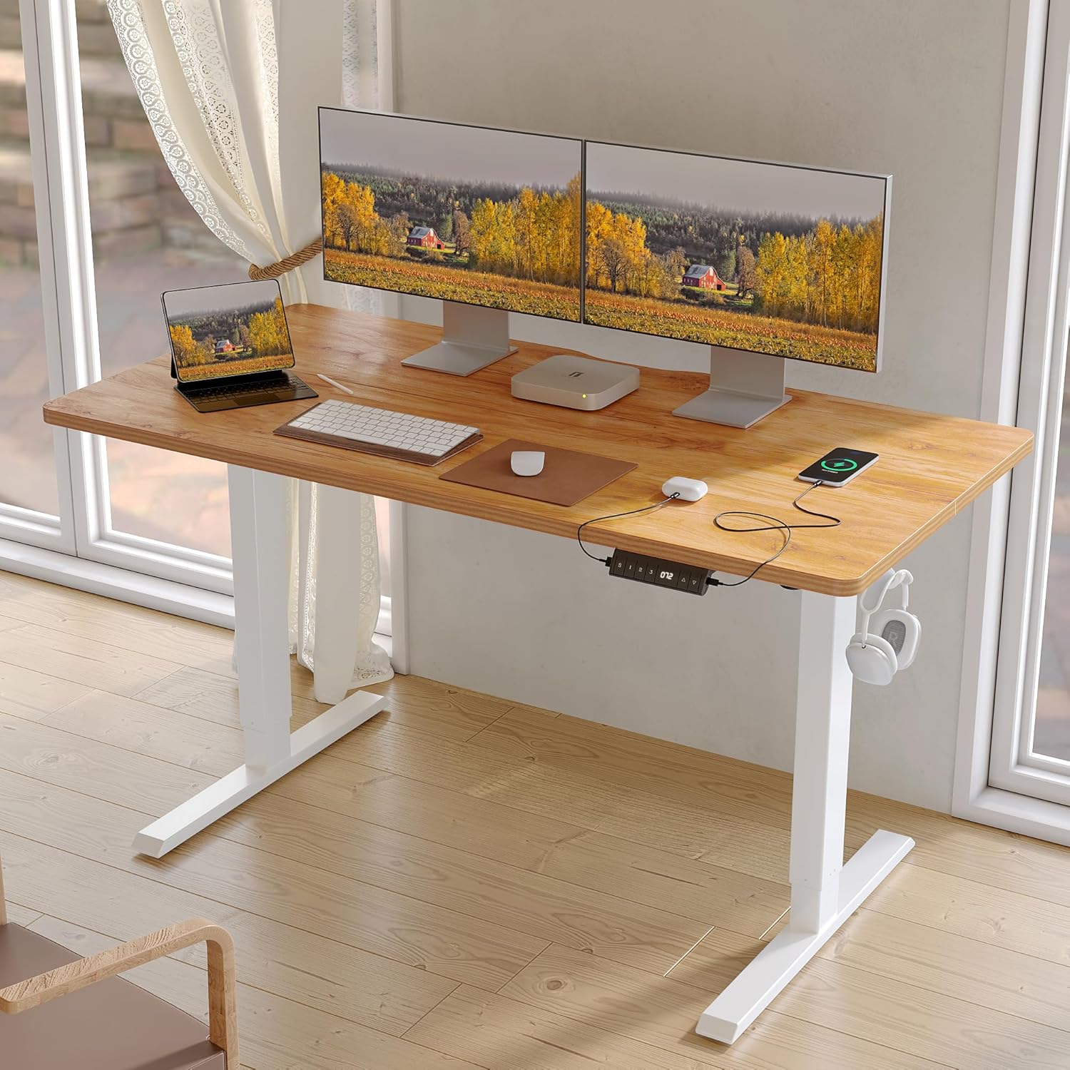 FEZIBO Höhenverstellbarer Schreibtisch mit USB-A und USB-C-Ladeanschlüssen, 120 x 60 cm Steh-Sitz Tisch, Schreibtisch Höhenverstellbar Elektrisch, Ergonomischer Computertisch Homeoffice, Hellbraun