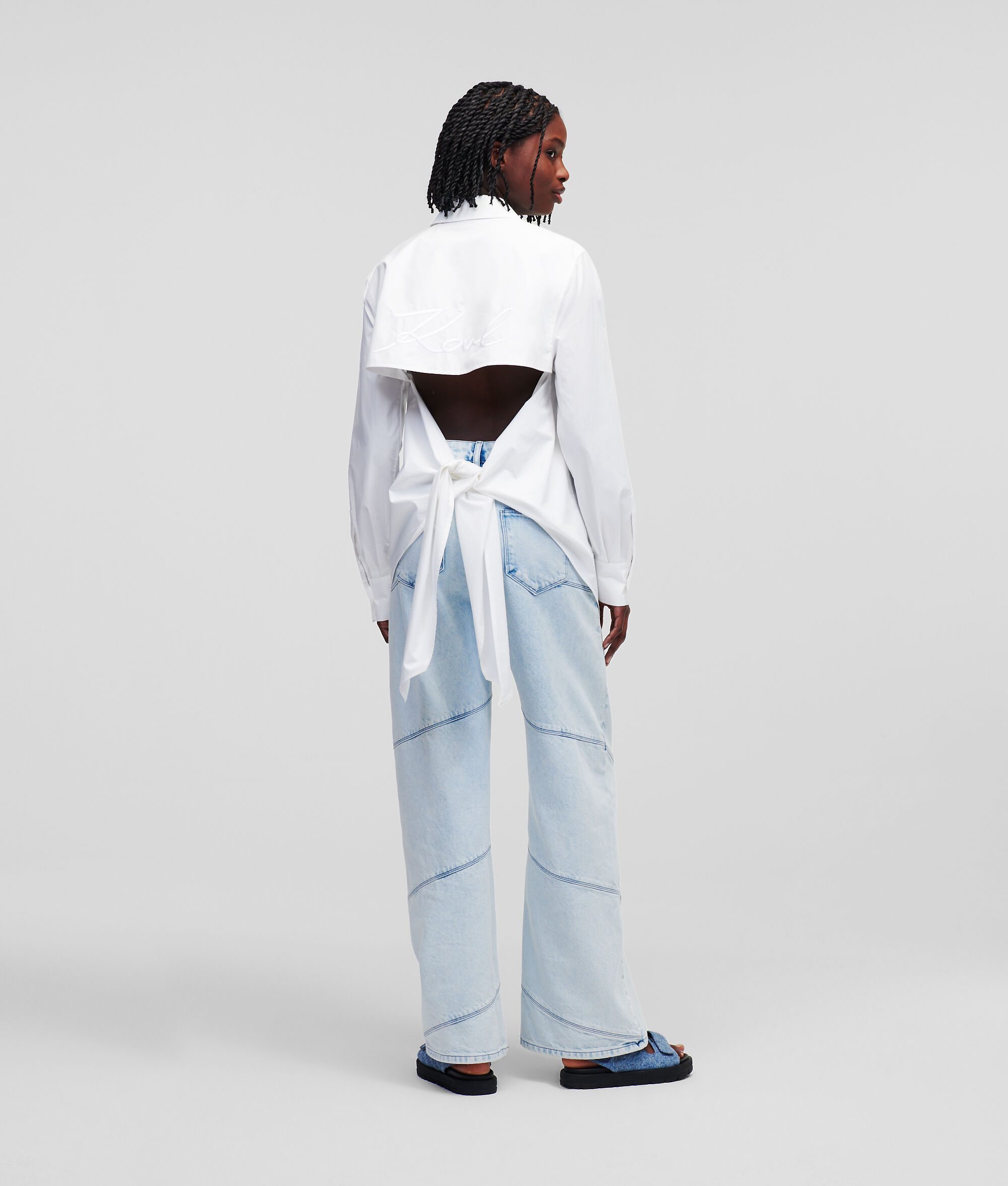 CHEMISE DOS NU AVEC CRAVATE