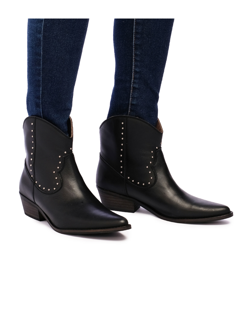 Black Cowboy Boots