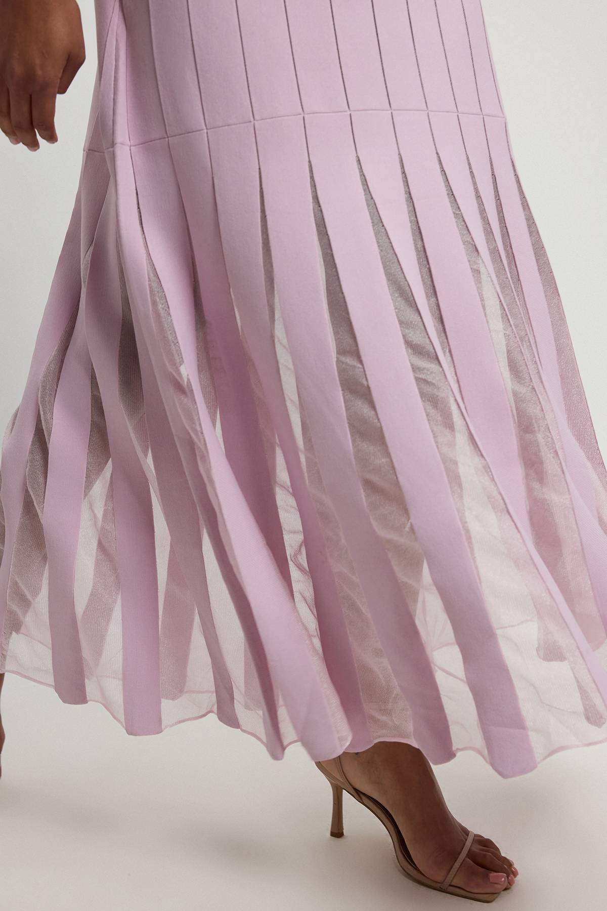 KarenMillen Robe Midi Grande Taille En Maille Mélangée Viscose À Manches Courtes Et Jupe Ample En Filament