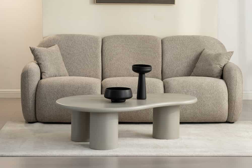 Stilvoller Couchtisch ORGANIKO 130cm cement greige organische Form