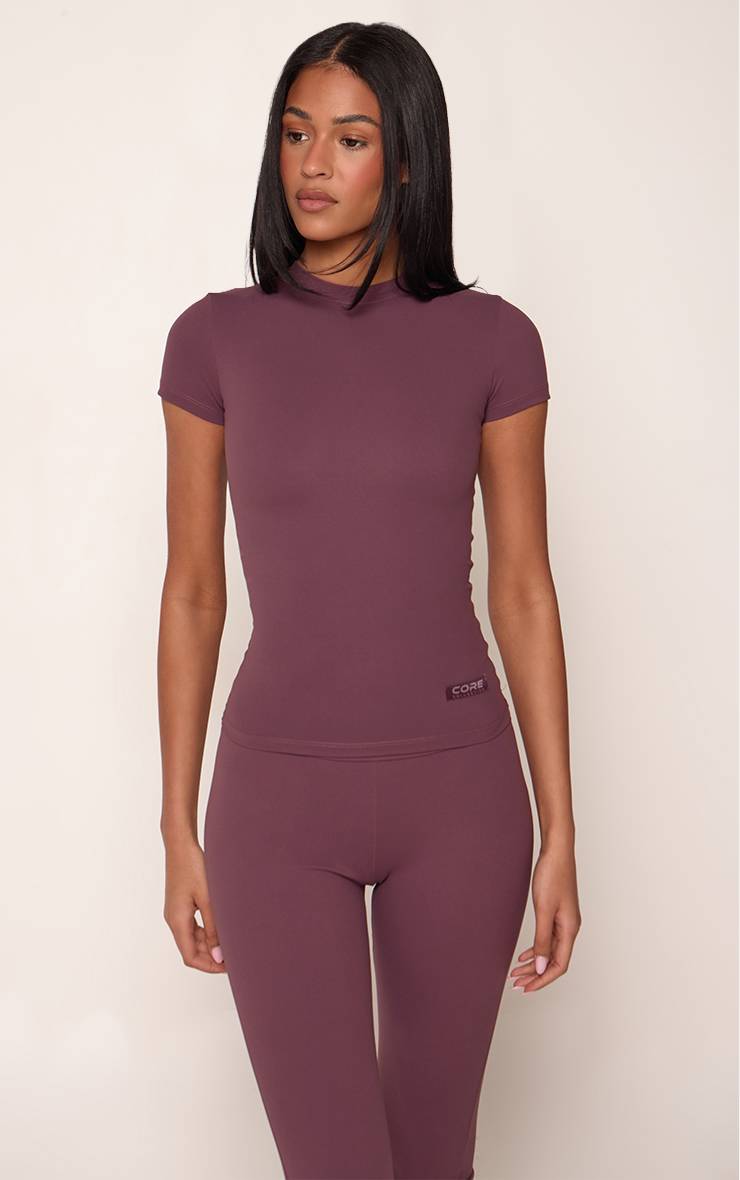 Eggplant T-shirt Grande Taille À Manches Courtes Sculptant Collection Core Avec Patte Contour