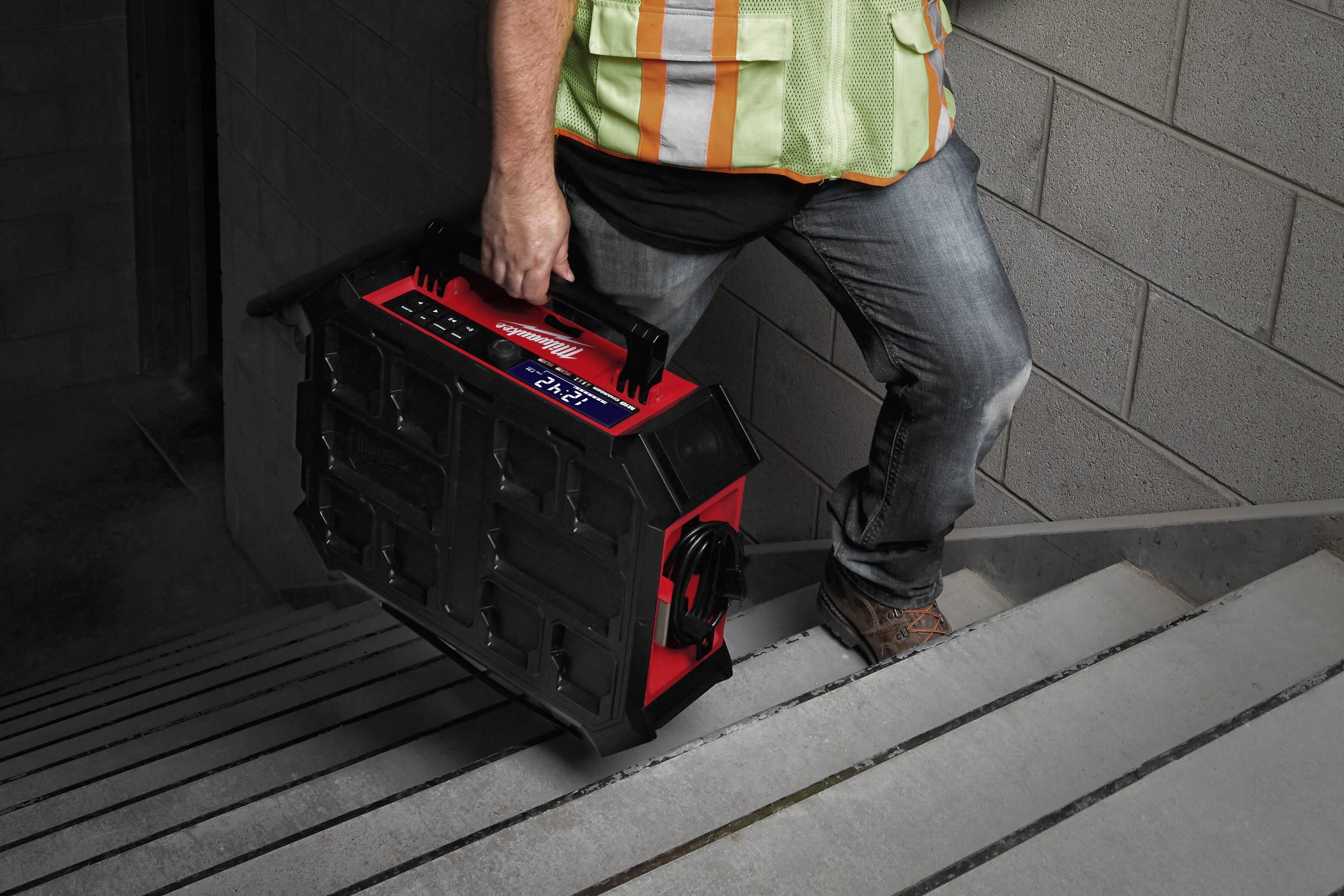Milwaukee M18 PRCDAB -0 PACKOUT™ Radio/lader 18V Basic Body - 4933472112