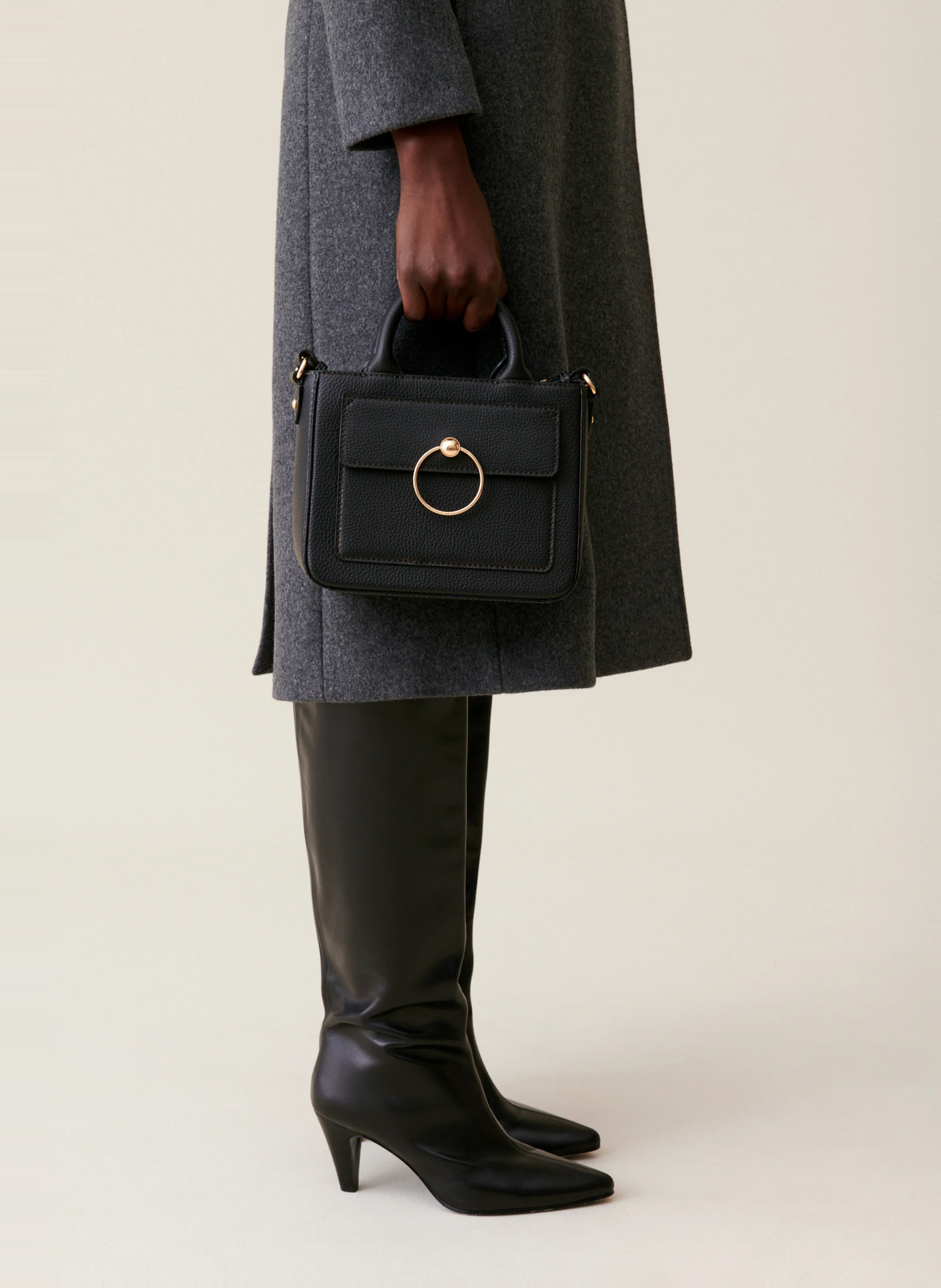 Sac bandoulière en cuir grainé | Noir