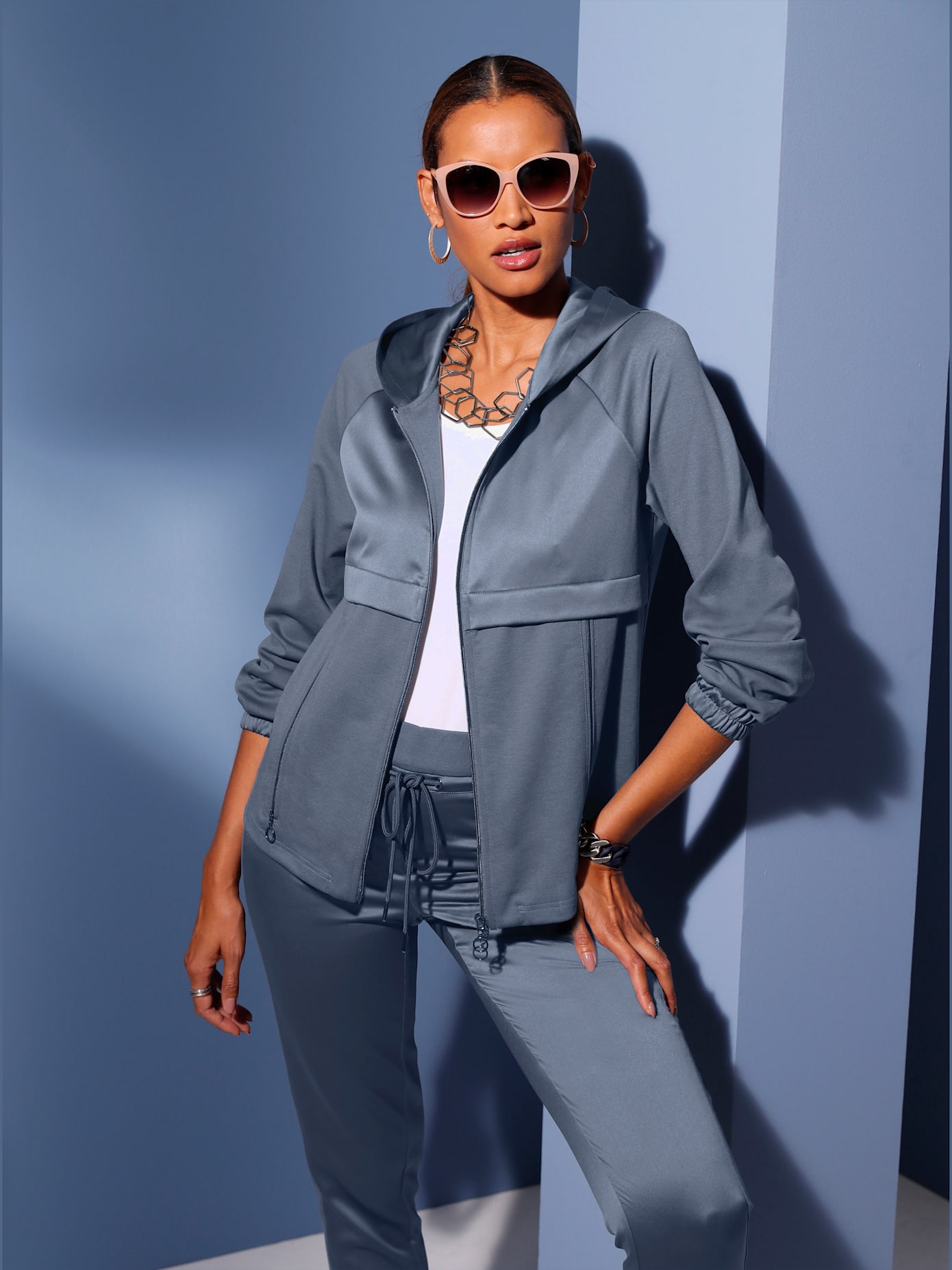 Veste légère joli satin mat brillant