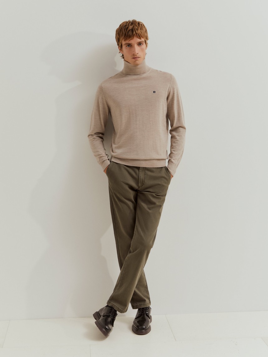 Camisola de gola alta de lã merino