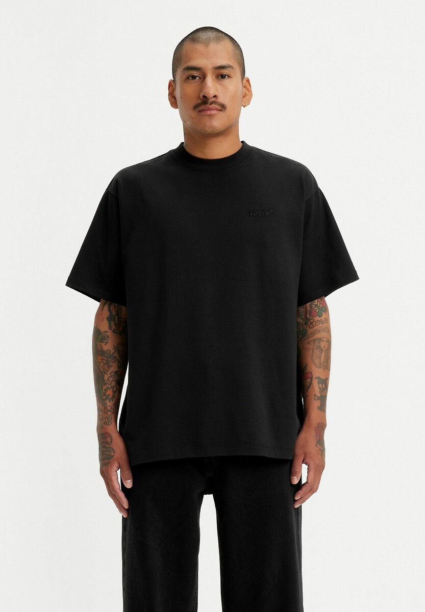 Camiseta LEVI'S com gola redonda e mangas curtas.