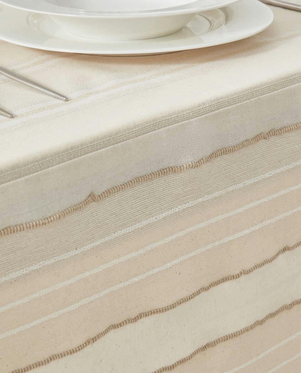 TOALHA DE MESA DE ALGODÃO COM FIOS TINGIDOS