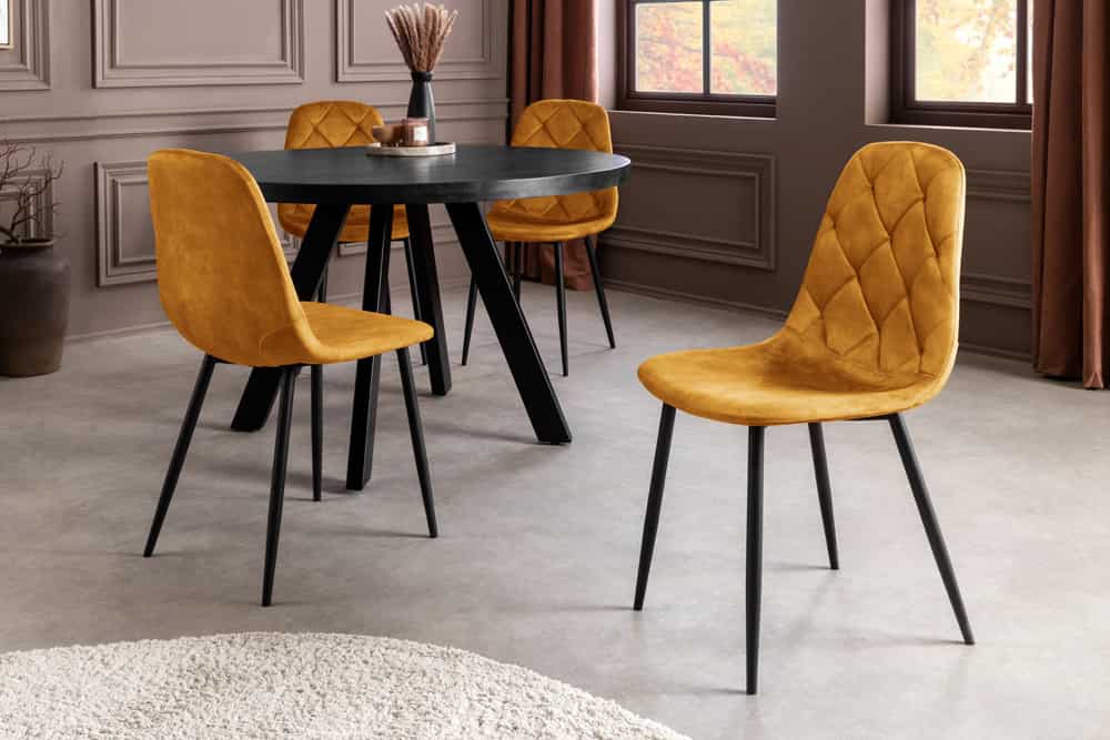Stilvolles 2er-Set Stühle GLAMM senfgelb Samt schwarze Metallbeine
