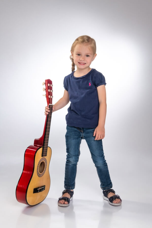 Boogie Bee Holzgitarre mit 6 Saiten, 75 cm