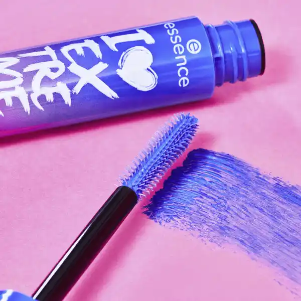 I LOVE EXTREME BLUE crazy volume mascara