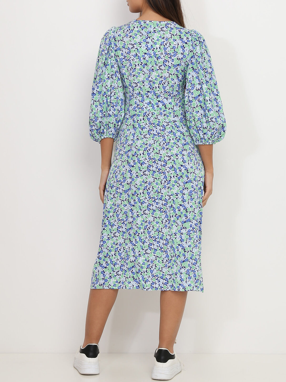 Robe mi-longue fleurie à manches bouffantes- Vert