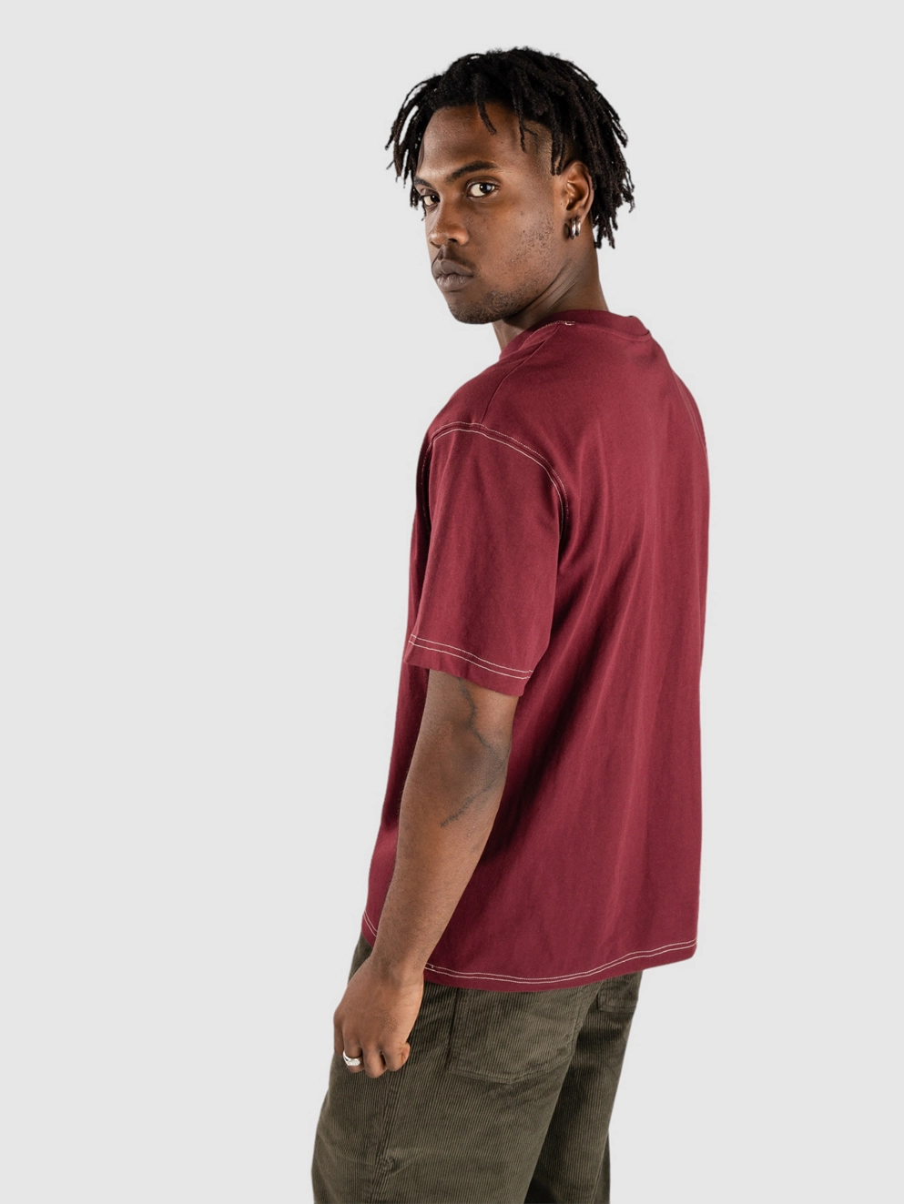 Pass Port Logo Lock Up T-Shirt burgundy