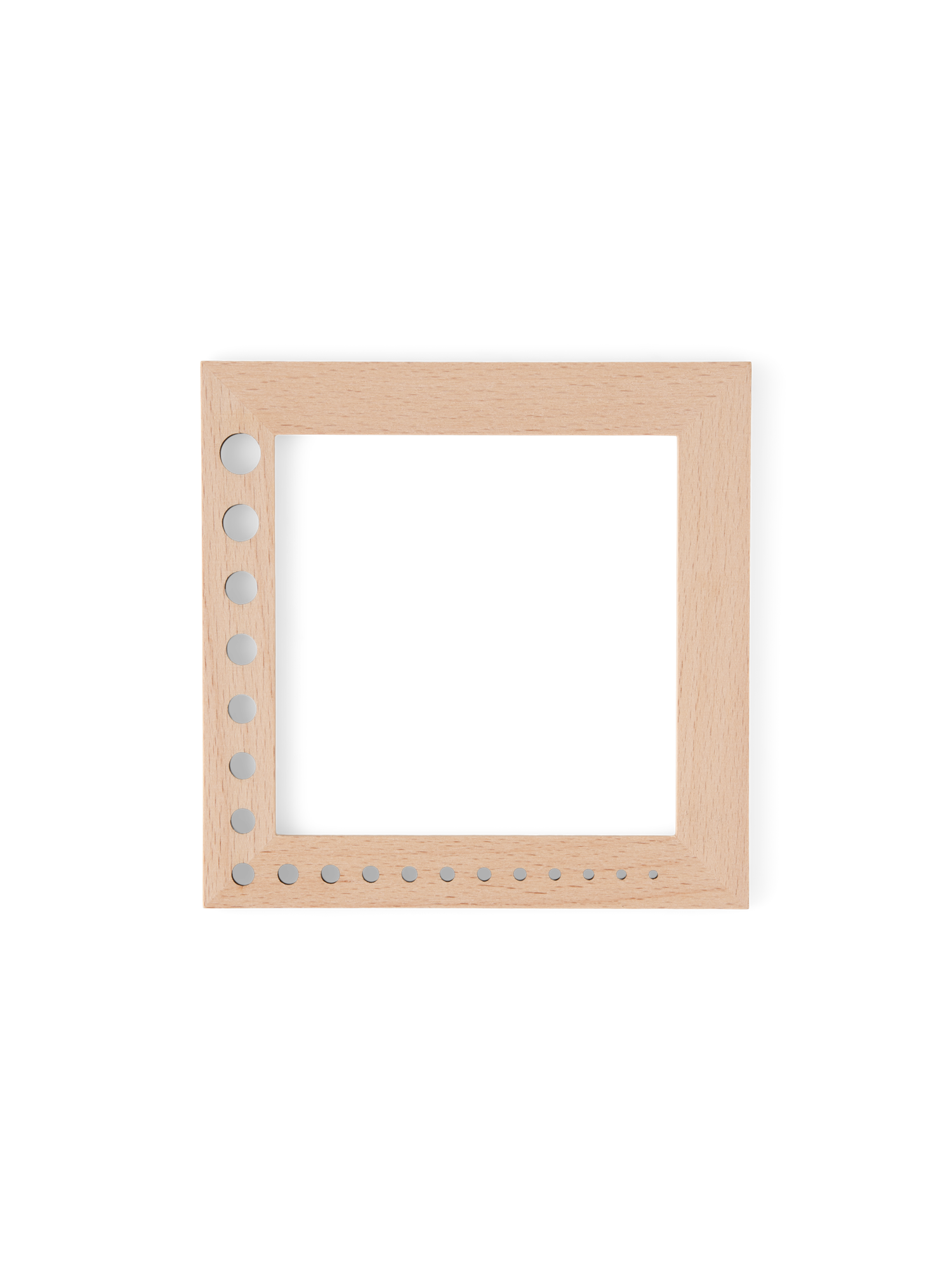 Strikkefasthedsmåler | Birketræ. 13,5 x 13,5 cm.