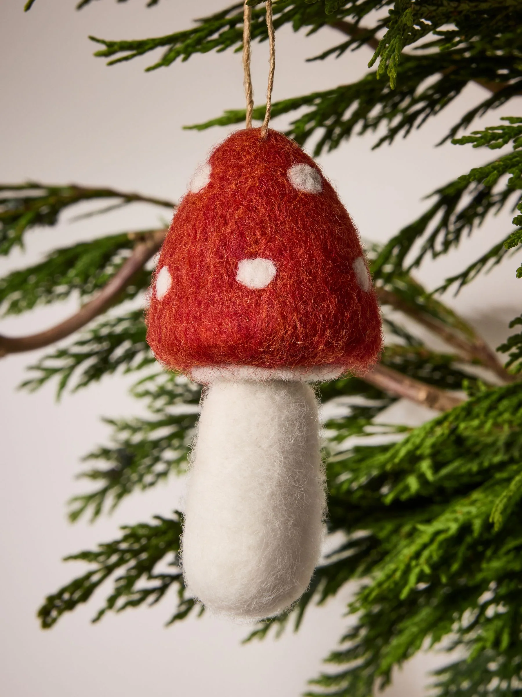 4 Pak Bourgondisch Vilten Eikel en Mushroom white Herfst Kerstmis Baubles
