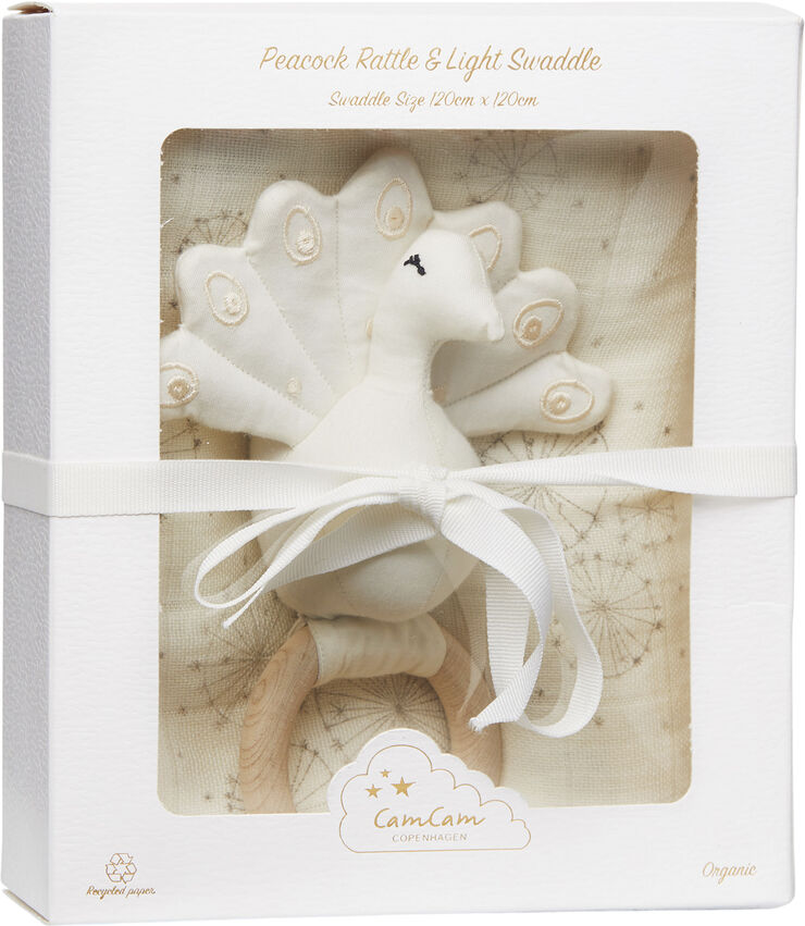 Cam Cam Copenhagen GIFT BOX: SWADDLE & PEACOCK RATTLE Dandelion natural