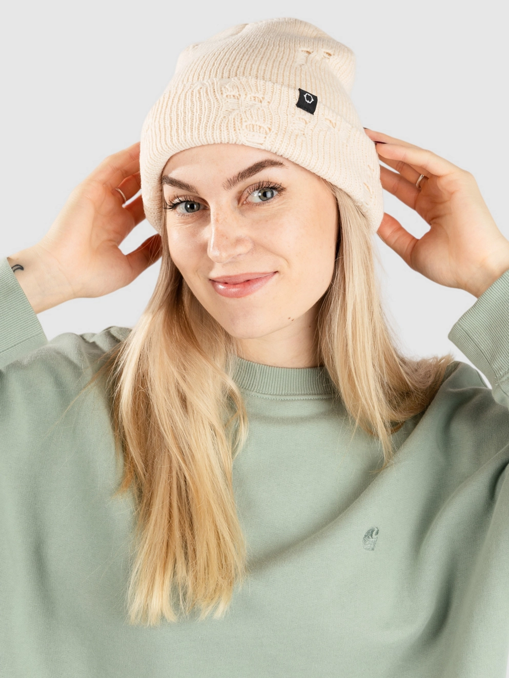 Empyre Noa Distressed Birch Beanie pantone